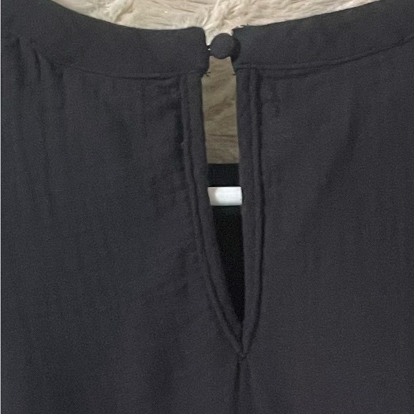 UNIVERSAL TREAD Elegant Black Sleeveless Dress - Picture 4 of 7